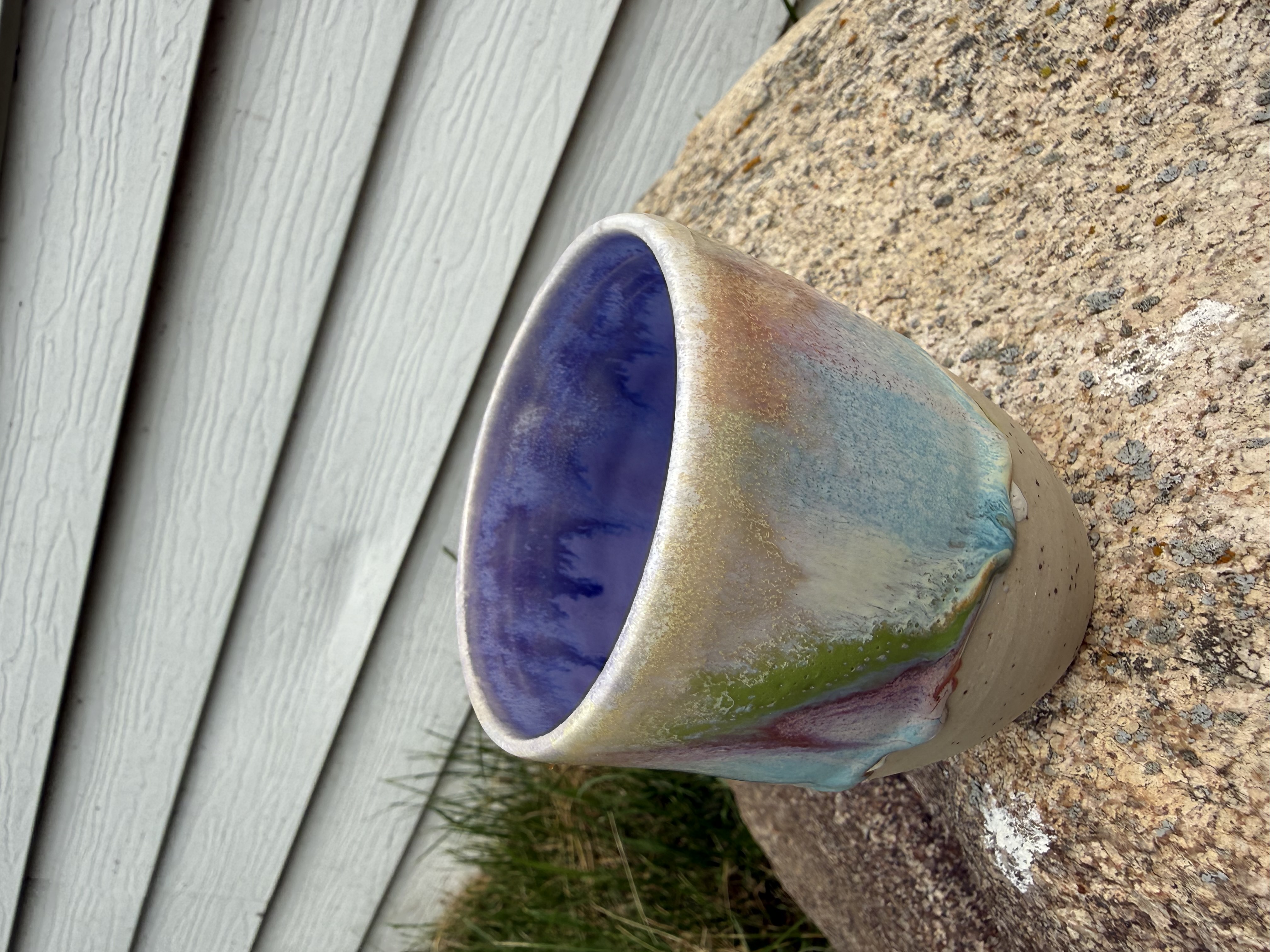 Belly hand mug